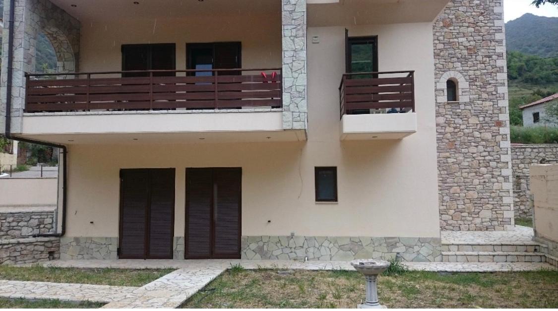 Villa Ria Калаврита Экстерьер фото